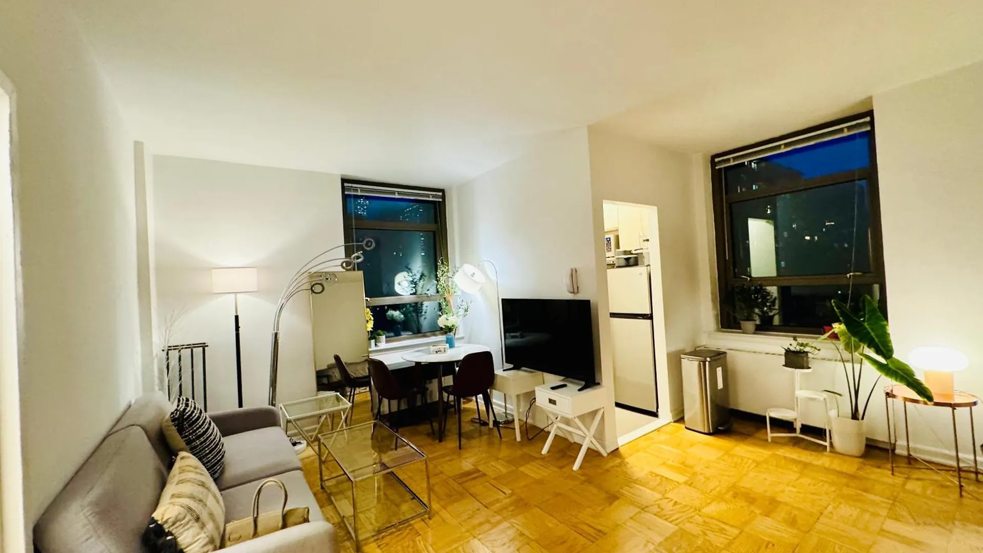Apartment Midtown Park Ave Charming Chrysler View Corner Studio New York