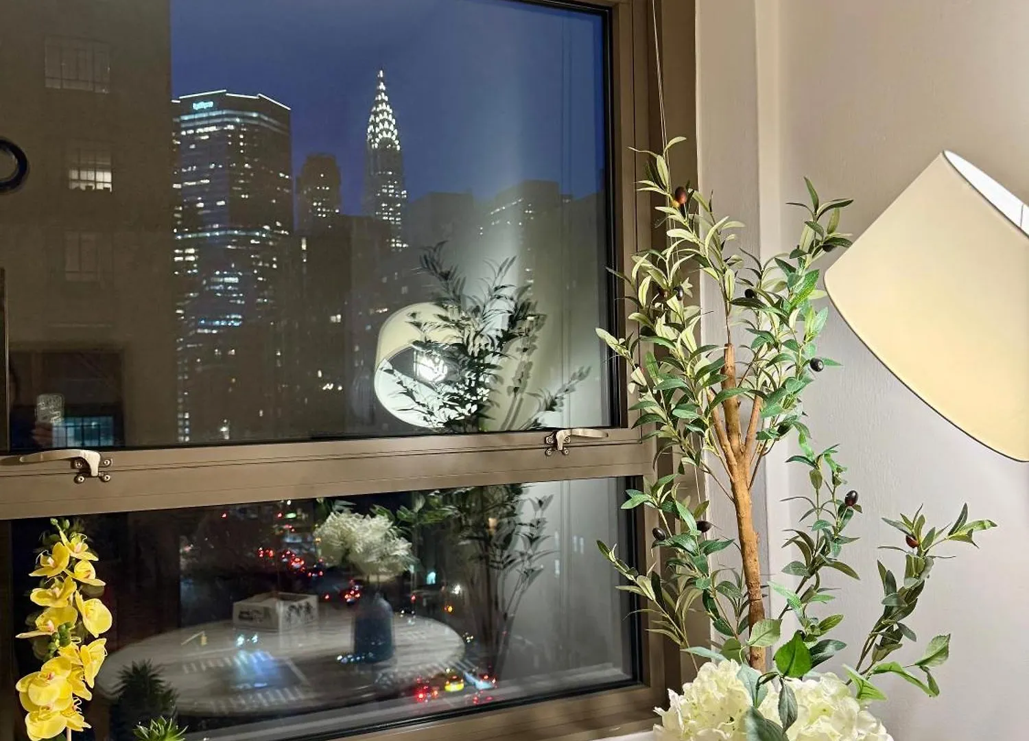 Midtown Park Ave Charming Chrysler View Corner Studio New York 0*,  United States